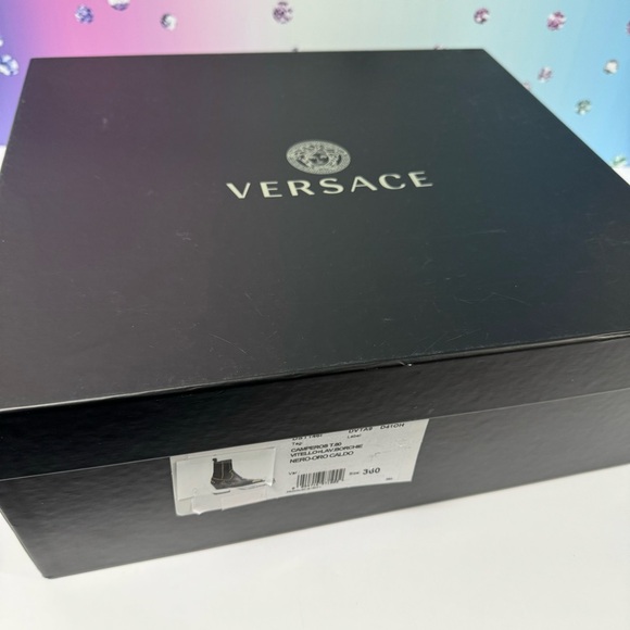 💎NO OFFERS $1900 TRIPLE MEDUSA STUDDED BOOTS - Picture 15 of 15